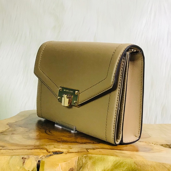 Michael Kors Kinsley Medium Wallet Crossbody Bag - Picture 2 of 8